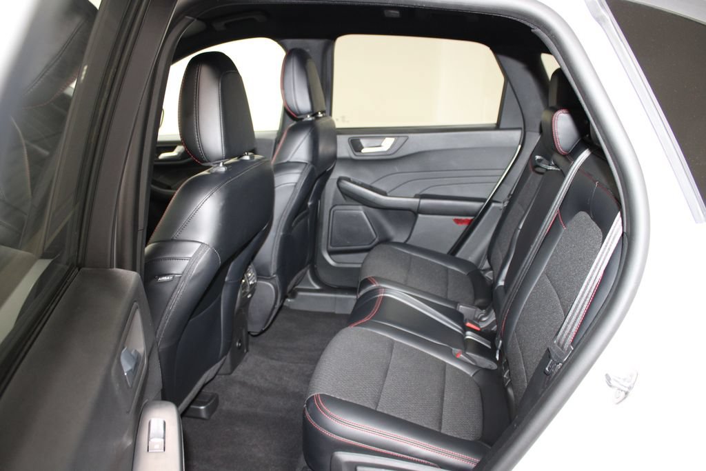 Used 2025 Ford Escape ST-Line Select w/ Class II Trailer Tow Package AWD/4WD image 26
