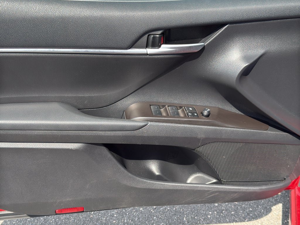 Used 2024 Toyota Camry SE AWD/4WD image 9