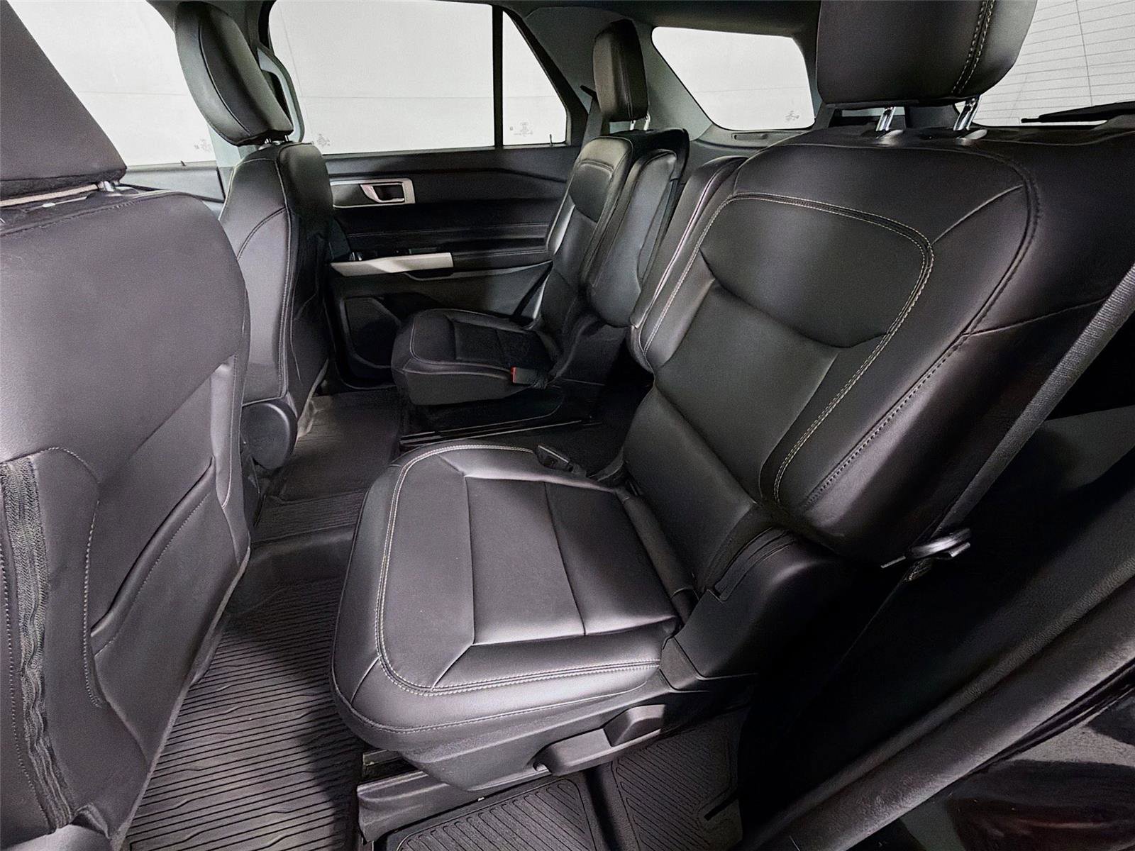 Used 2022 Ford Explorer XLT w/ Equipment Group 202A image 21