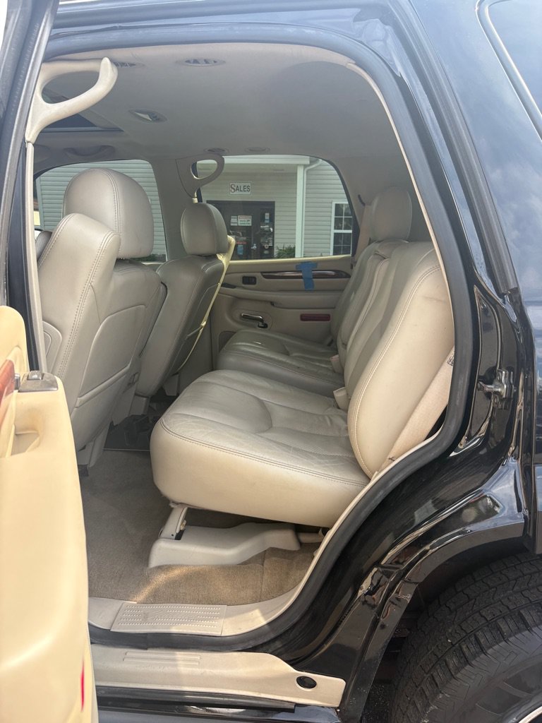 Used 2005 Cadillac Escalade AWD image 10