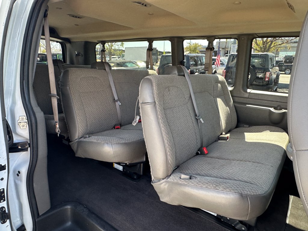 Used 2025 Chevrolet Express 3500 LT w/ LT Preferred Equipment Group RWD image 19