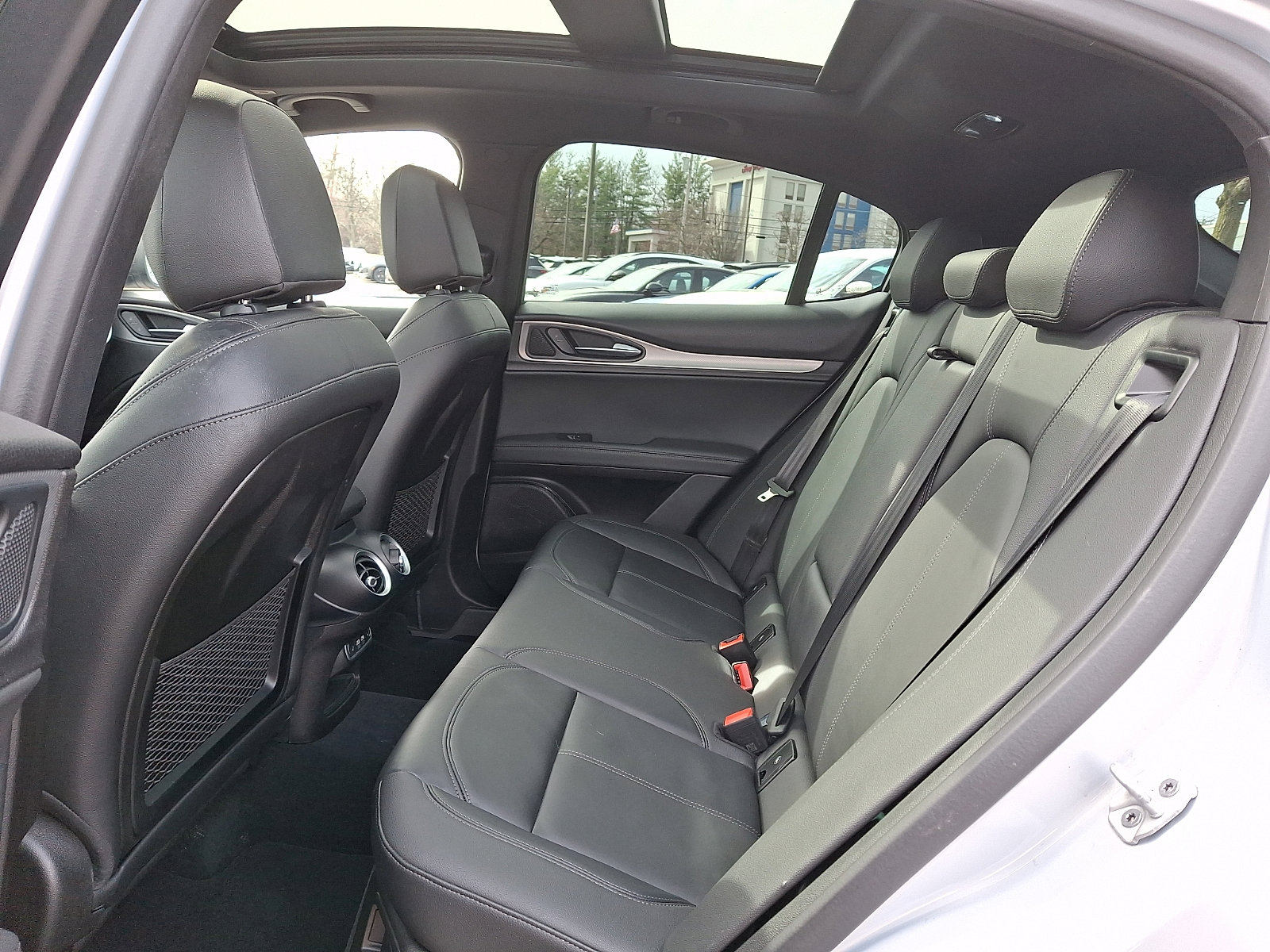 Used 2024 Alfa Romeo Stelvio Ti image 10