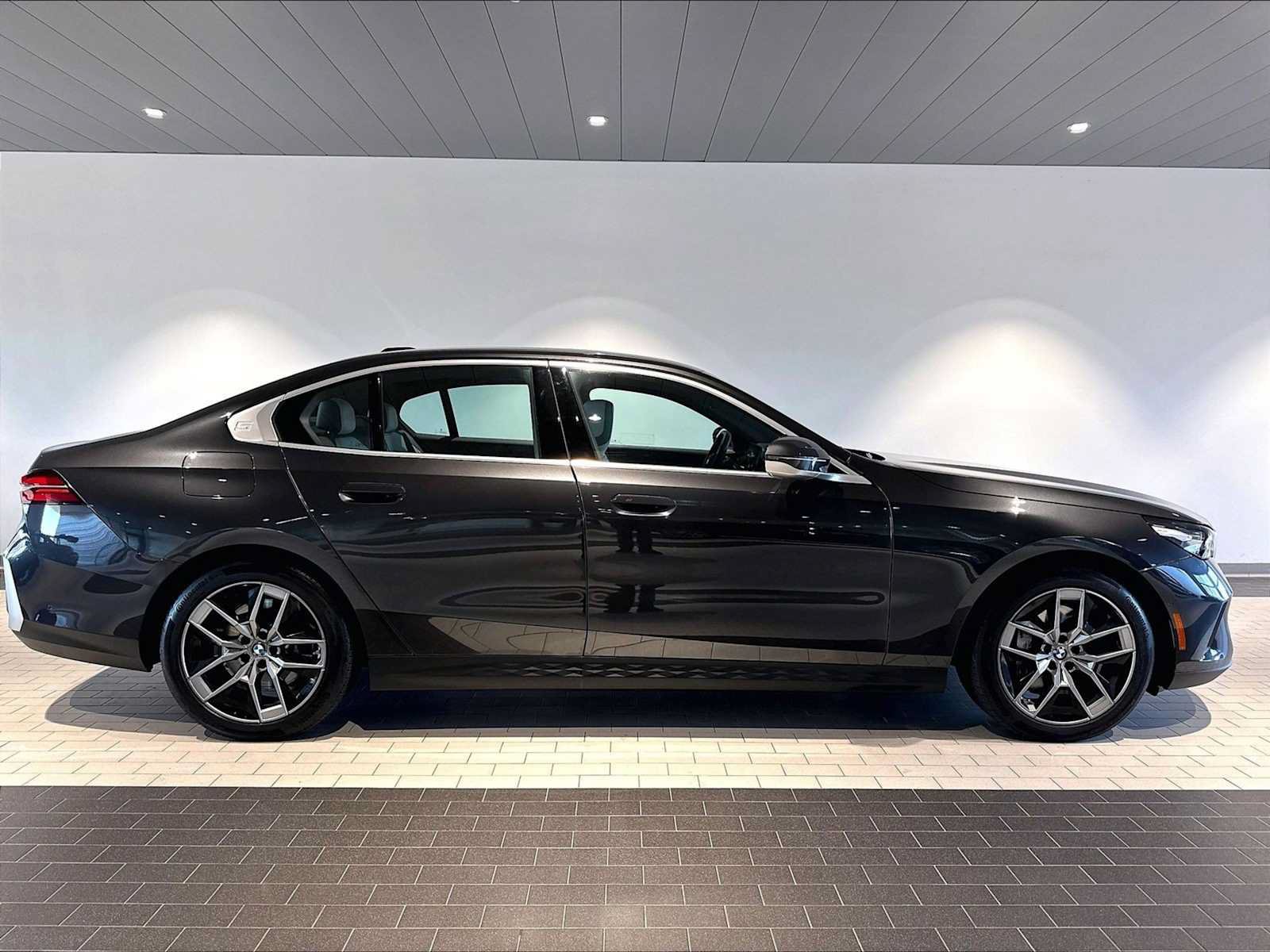 Used 2026 BMW 540i xDrive AWD/4WD image 11