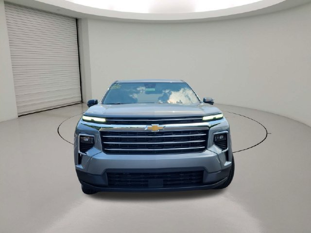 New 2026 Chevrolet Traverse LT w/ Driver Confidence Package FWD image 2