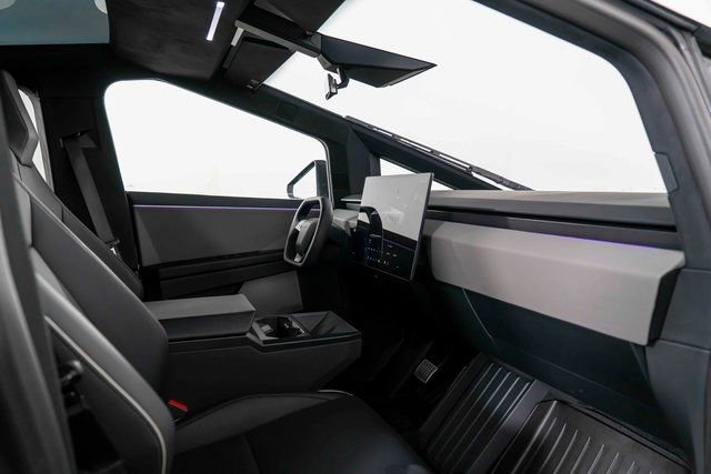 Used 2024 Tesla Cybertruck AWD Crew Cab image 25