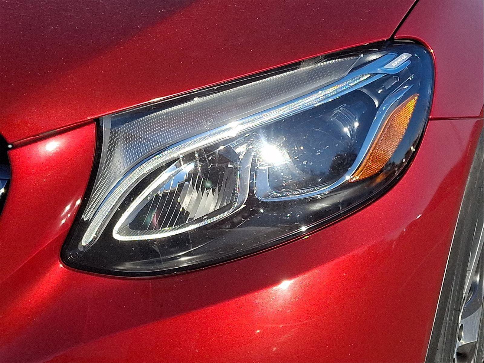 Used 2019 Mercedes-Benz GLC 300 4MATIC image 8