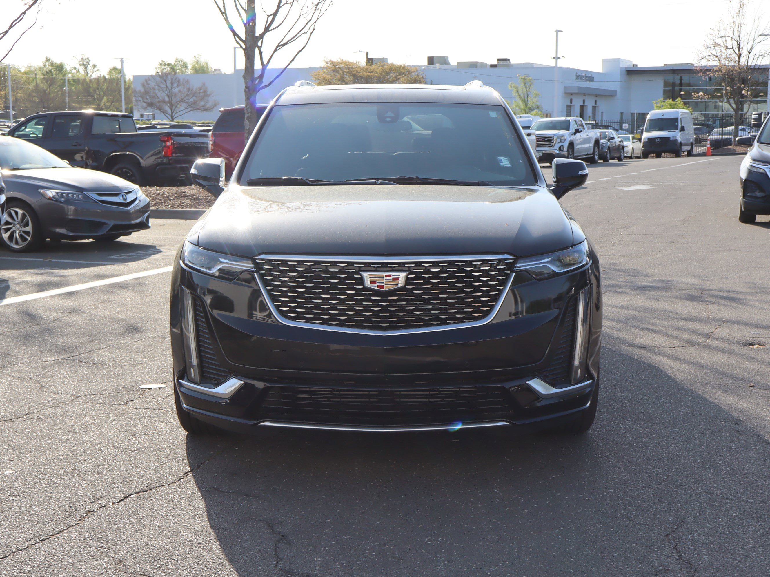 Used 2025 Cadillac XT6 Luxury image 3