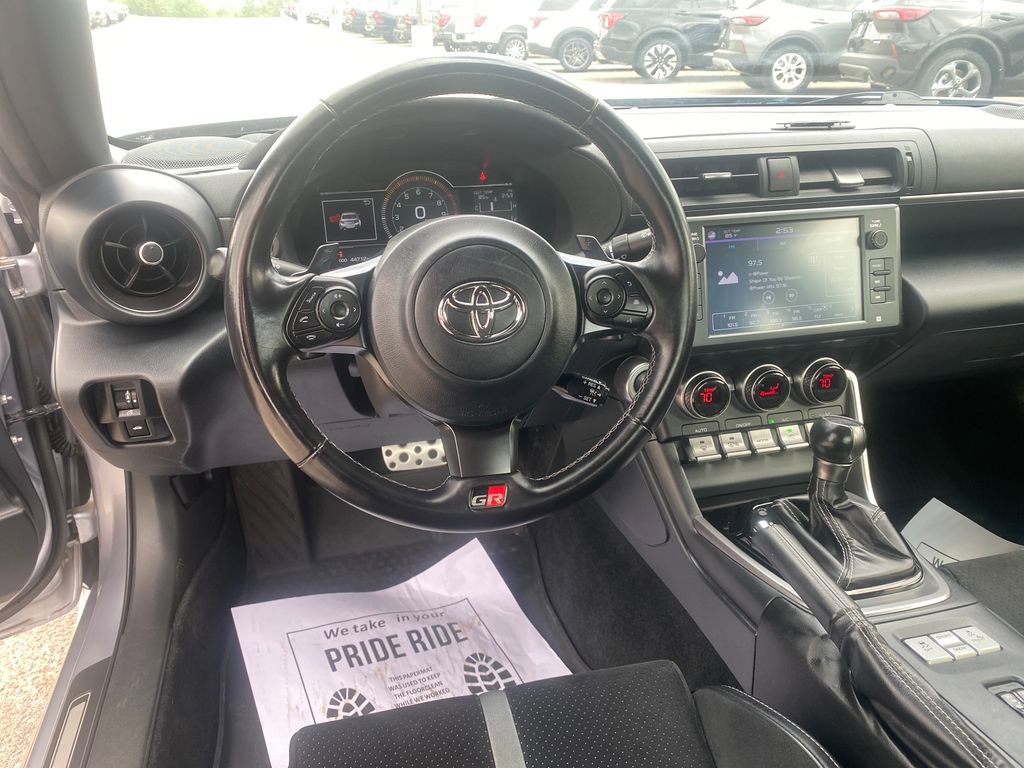 Used 2022 Toyota GR86 Premium w/ ALL Weather Mat Package (TMS) RWD image 20