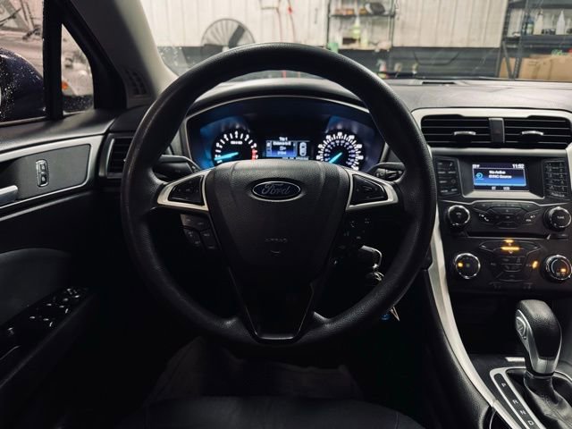 Used 2016 Ford Fusion SE w/ SE Cold Weather Package image 22