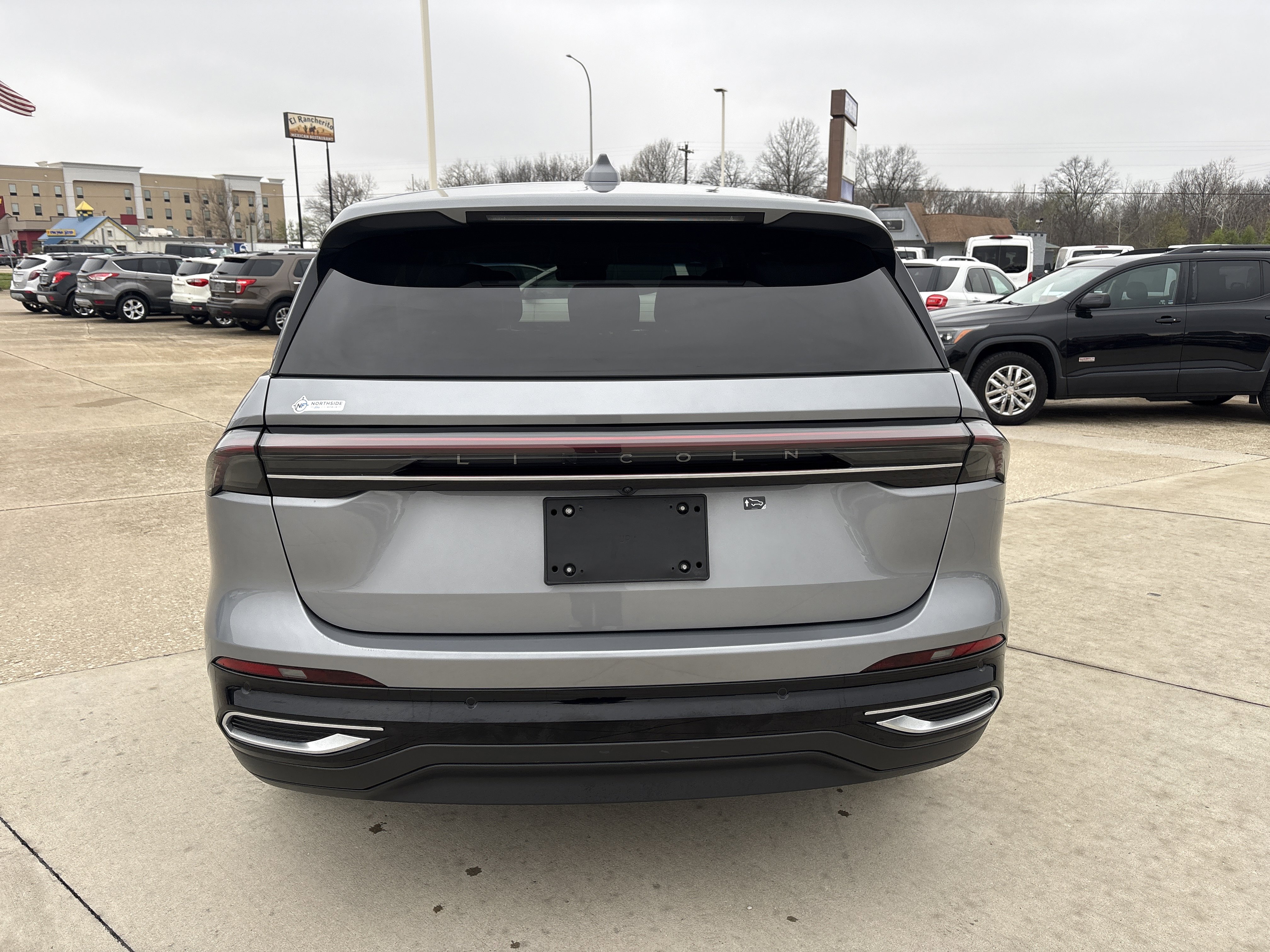Used 2024 Lincoln Nautilus Premier AWD/4WD image 4
