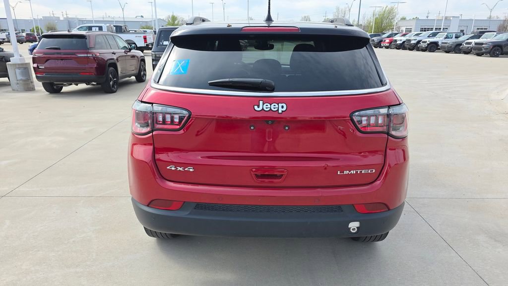 Used 2025 Jeep Compass Limited AWD/4WD image 4