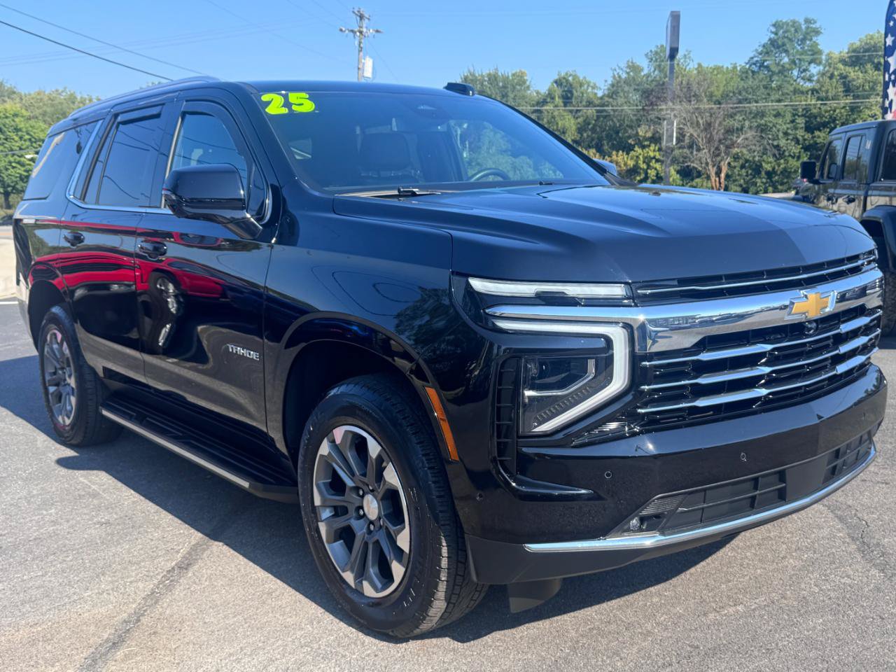 Used 2025 Chevrolet Tahoe LT w/ Comfort Package AWD/4WD image 1