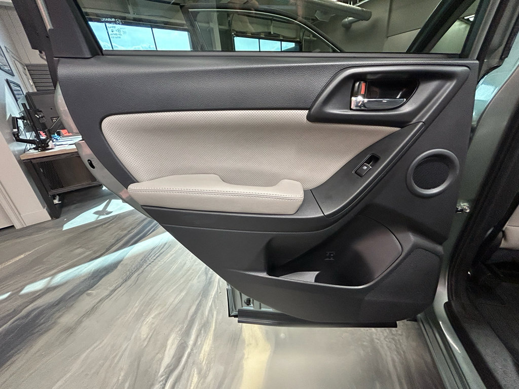 Used 2017 Subaru Forester 2.5i Limited AWD/4WD image 49