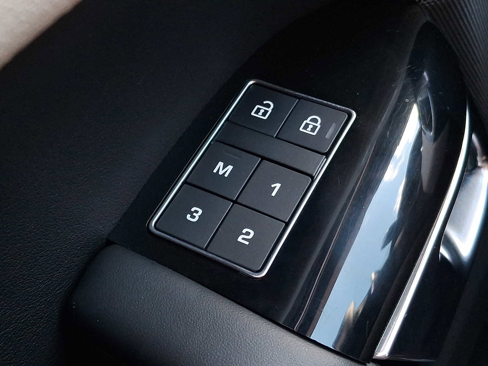 Used 2021 Land Rover Range Rover Sport HSE Silver Edition image 22