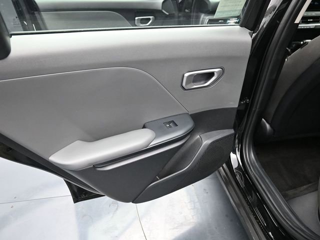 Used 2025 Kia K4 LXS image 36