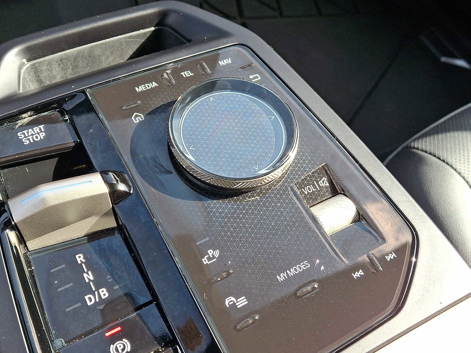 Used 2024 BMW iX xDrive50 w/ Sport Package image 24