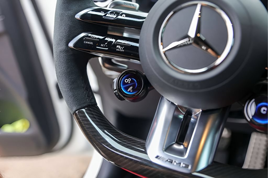 Used 2025 Mercedes-Benz GLC 43 AMG 4MATIC image 18