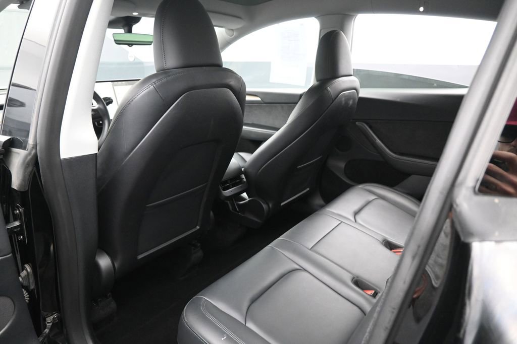 Used 2023 Tesla Model Y Long Range AWD/4WD image 23