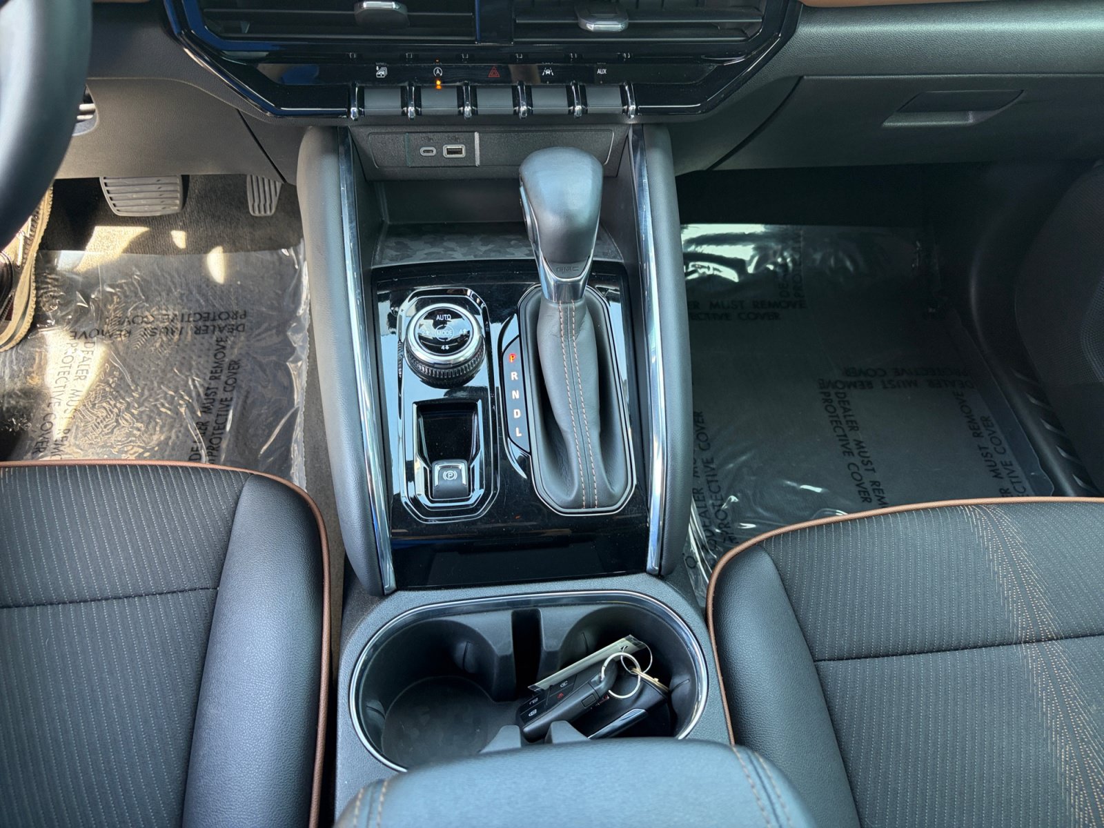 Used 2023 GMC Canyon AT4 w/ LPO, Skid Plate Package AWD/4WD image 18
