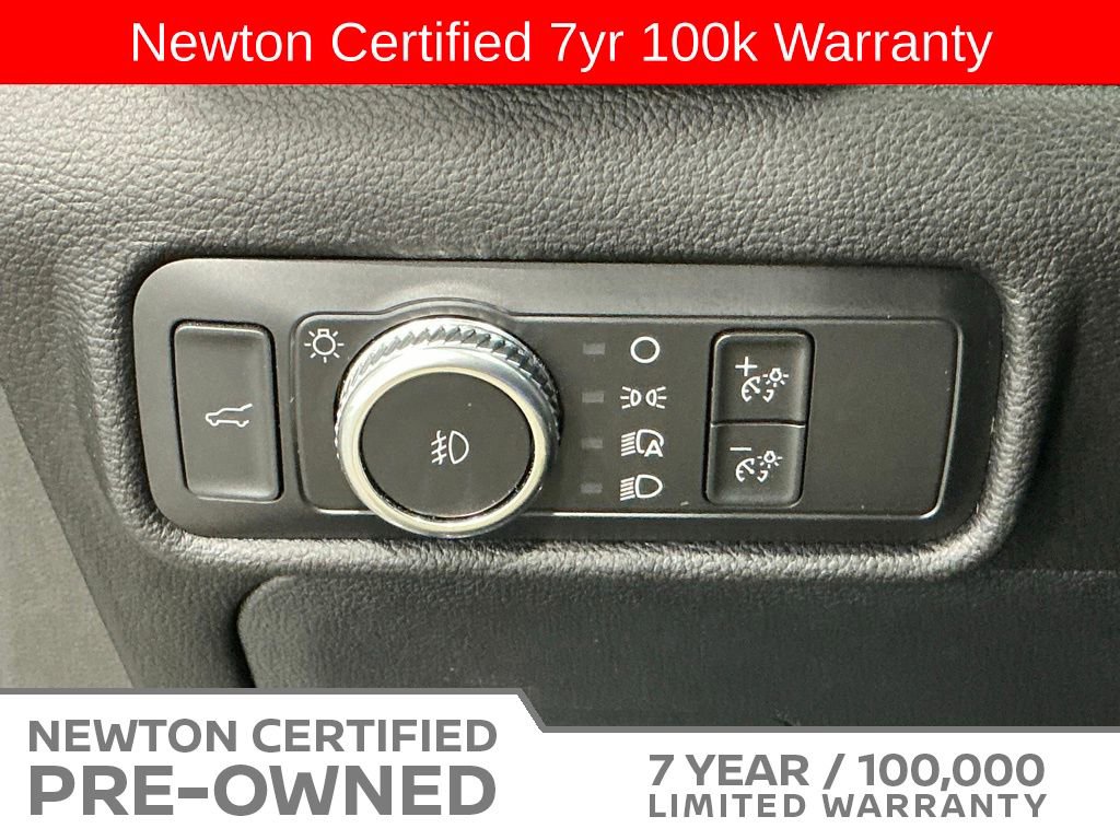 Used 2021 Ford Explorer XLT w/ Equipment Group 202A AWD/4WD image 43