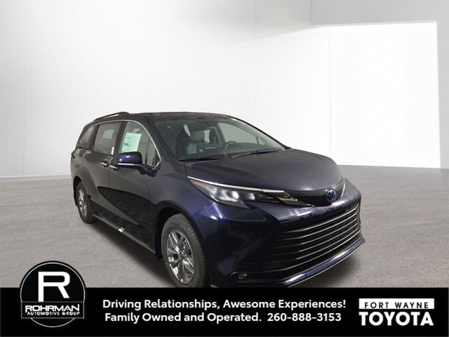 New 2025 Toyota Sienna XLE image 4