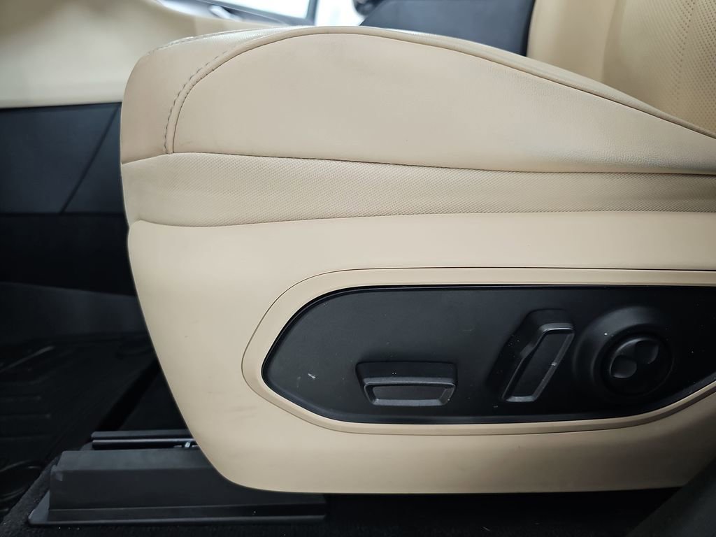 Used 2021 Jeep Grand Cherokee L Limited w/ Luxury Tech Group II image 36