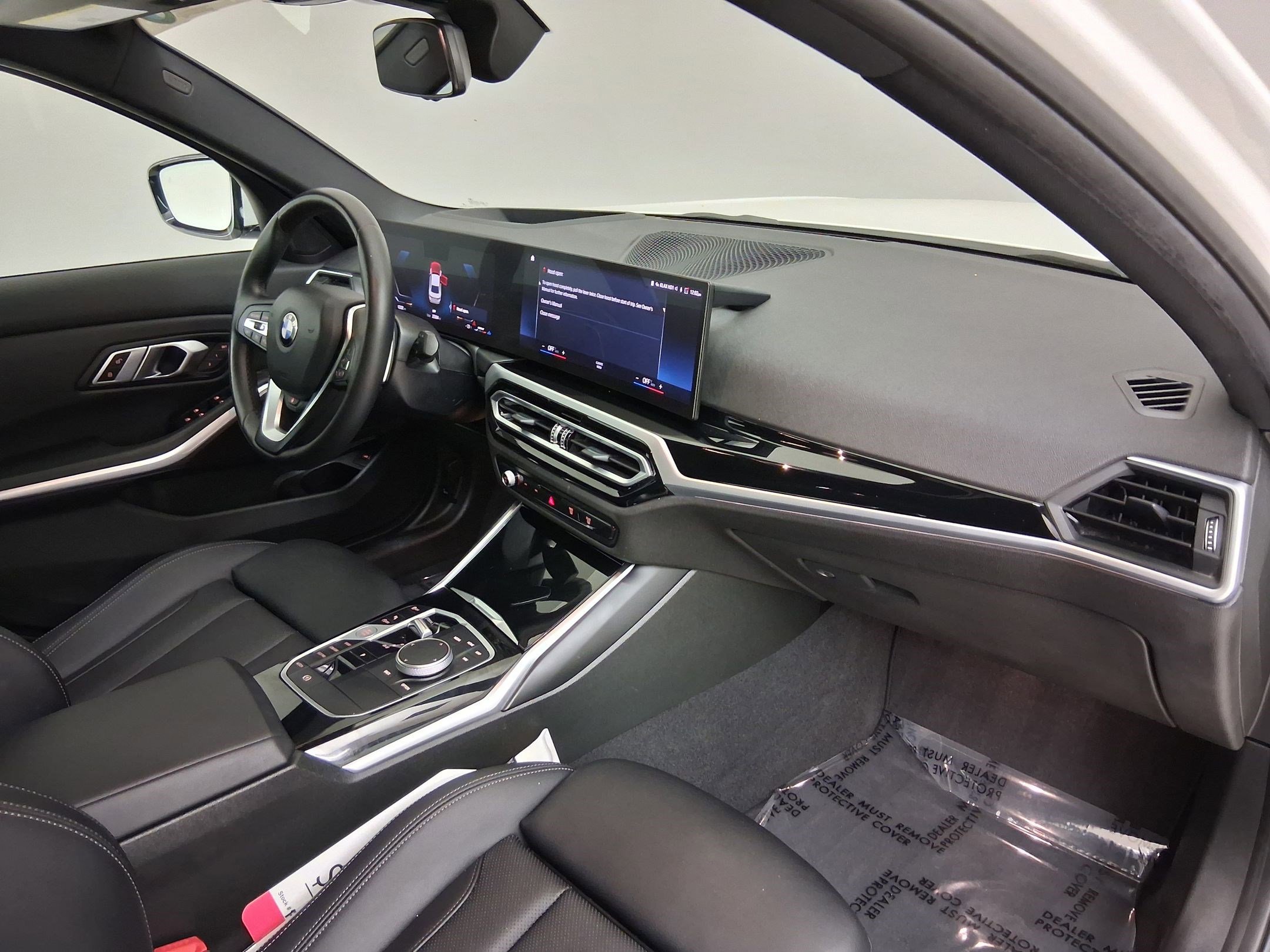 Used 2023 BMW 330i Sedan w/ Premium Package image 33