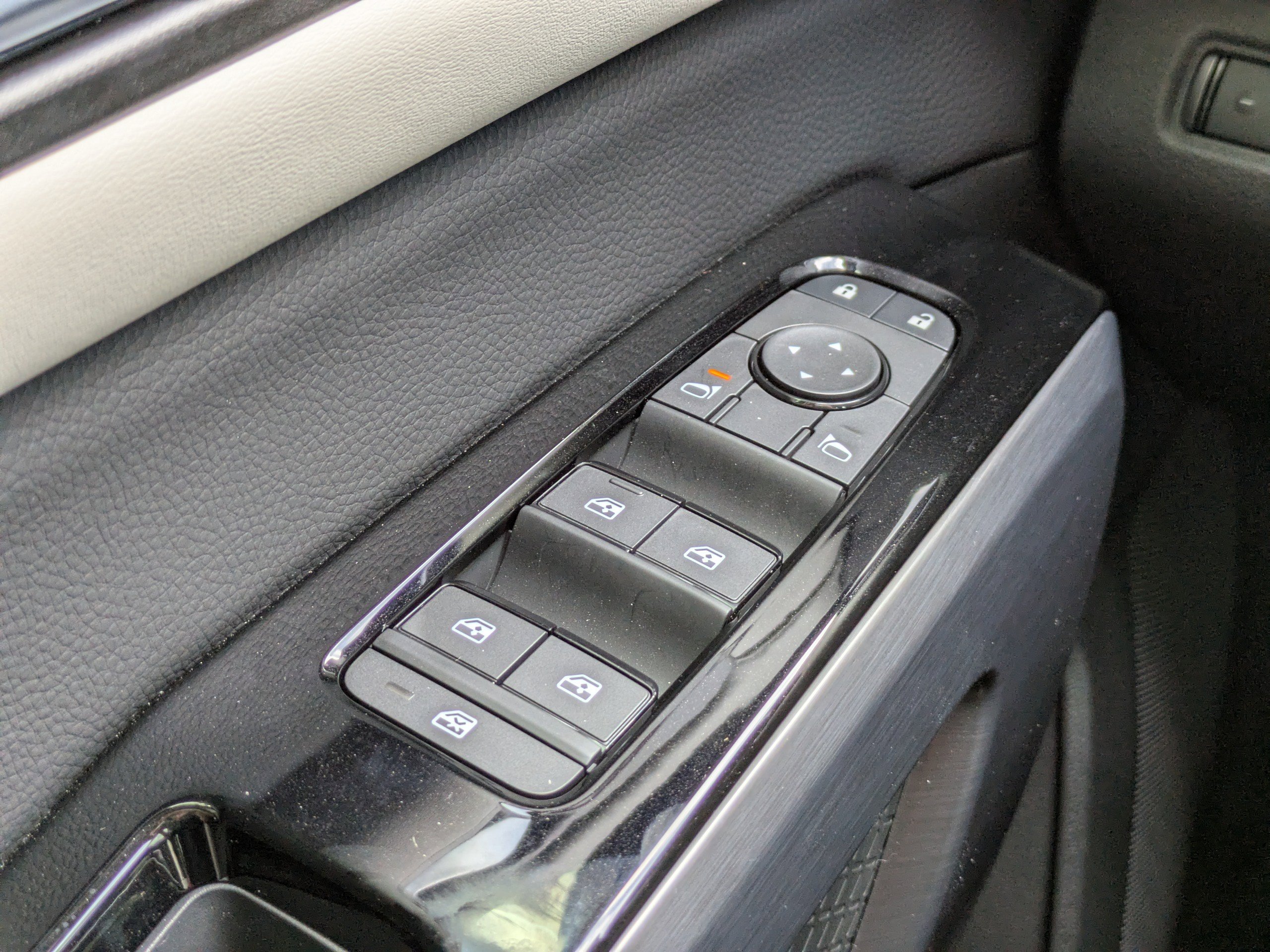 New 2026 Nissan Pathfinder SL FWD image 28