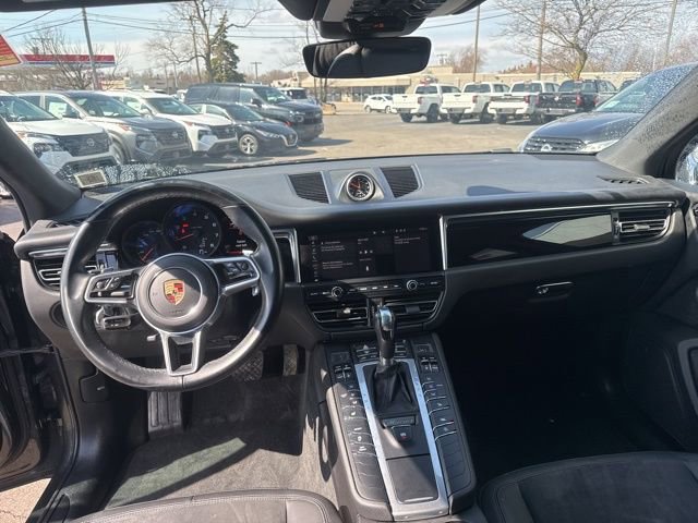 Used 2021 Porsche Macan image 22