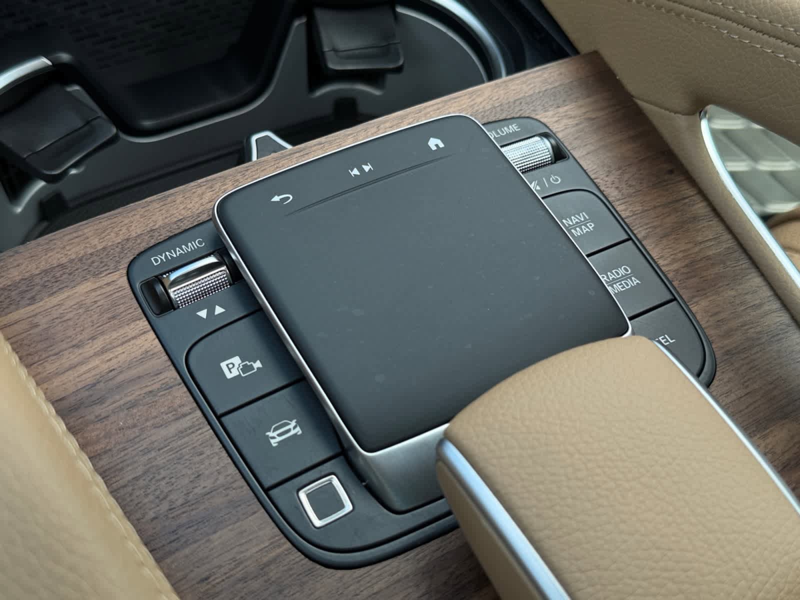 Used 2014 Mercedes-Benz E 350 4MATIC Sedan image 28