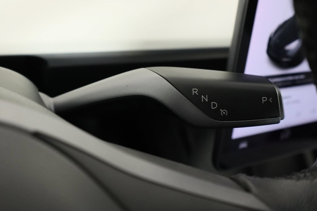Used 2021 Tesla Model Y Long Range AWD/4WD image 11