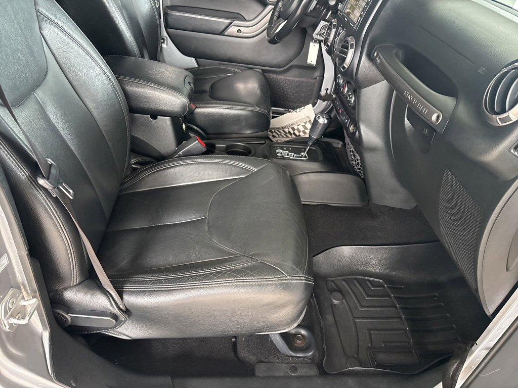 Used 2018 Jeep Wrangler Unlimited Sahara image 24