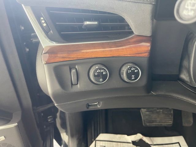 Used 2015 Cadillac Escalade Premium image 36