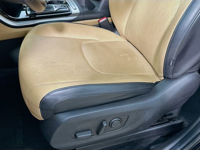 Used 2022 Kia Carnival EX FWD image 9