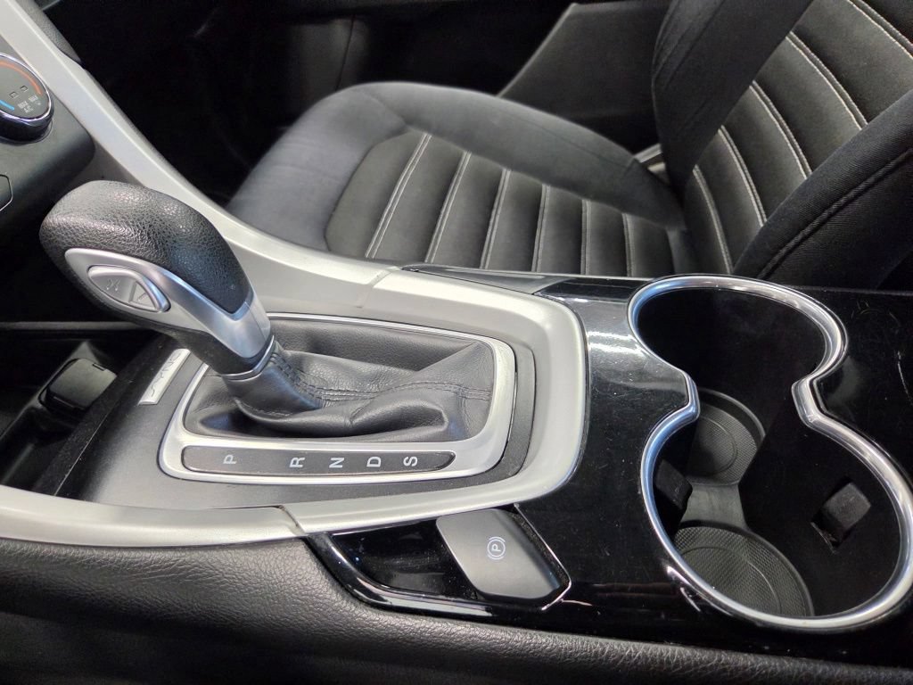 Used 2015 Ford Fusion SE FWD image 33