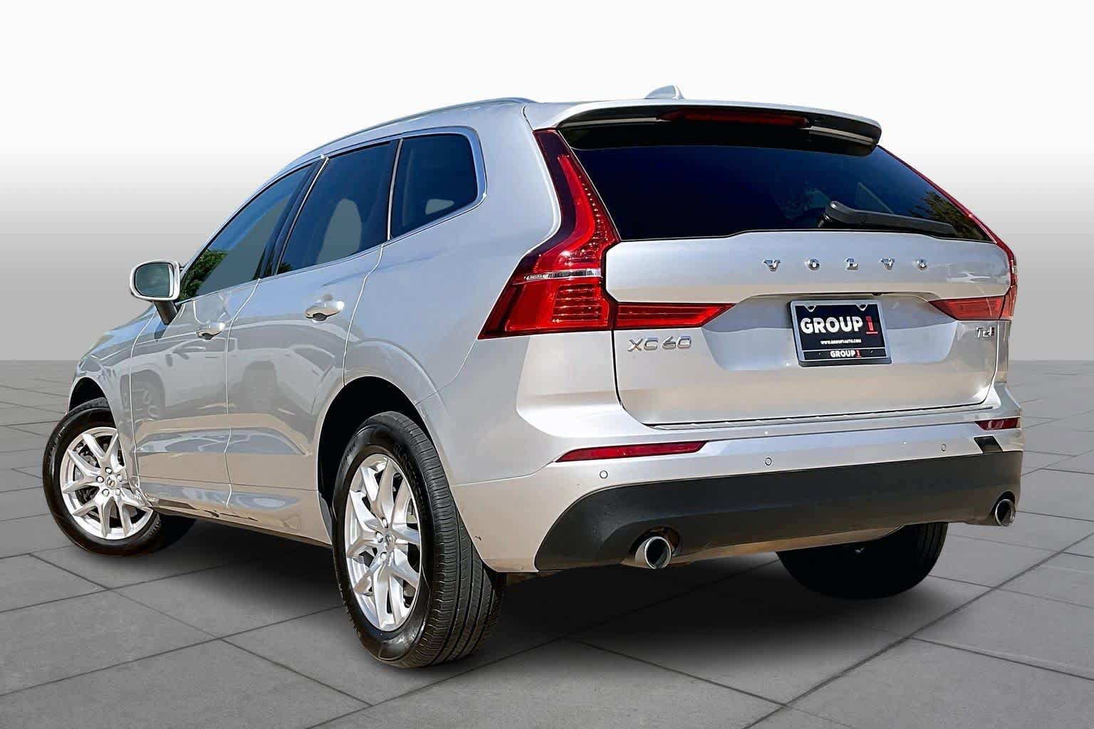 Used 2021 Volvo XC60 T6 Momentum image 12