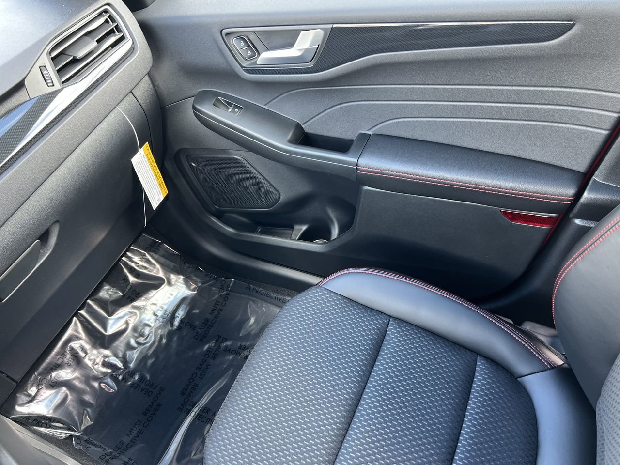 New 2026 Ford Escape ST-Line w/ Tech Pack #1 image 15