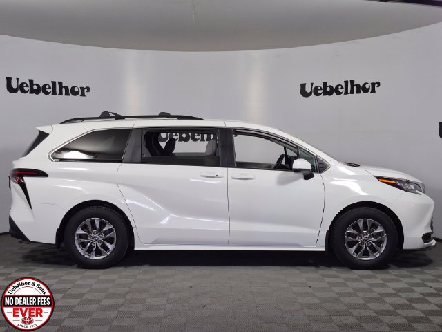 Certified 2023 Toyota Sienna LE FWD image 8