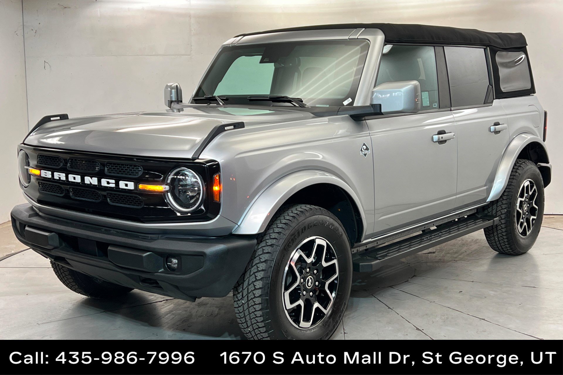 Used 2023 Ford Bronco Outer Banks AWD/4WD image 1