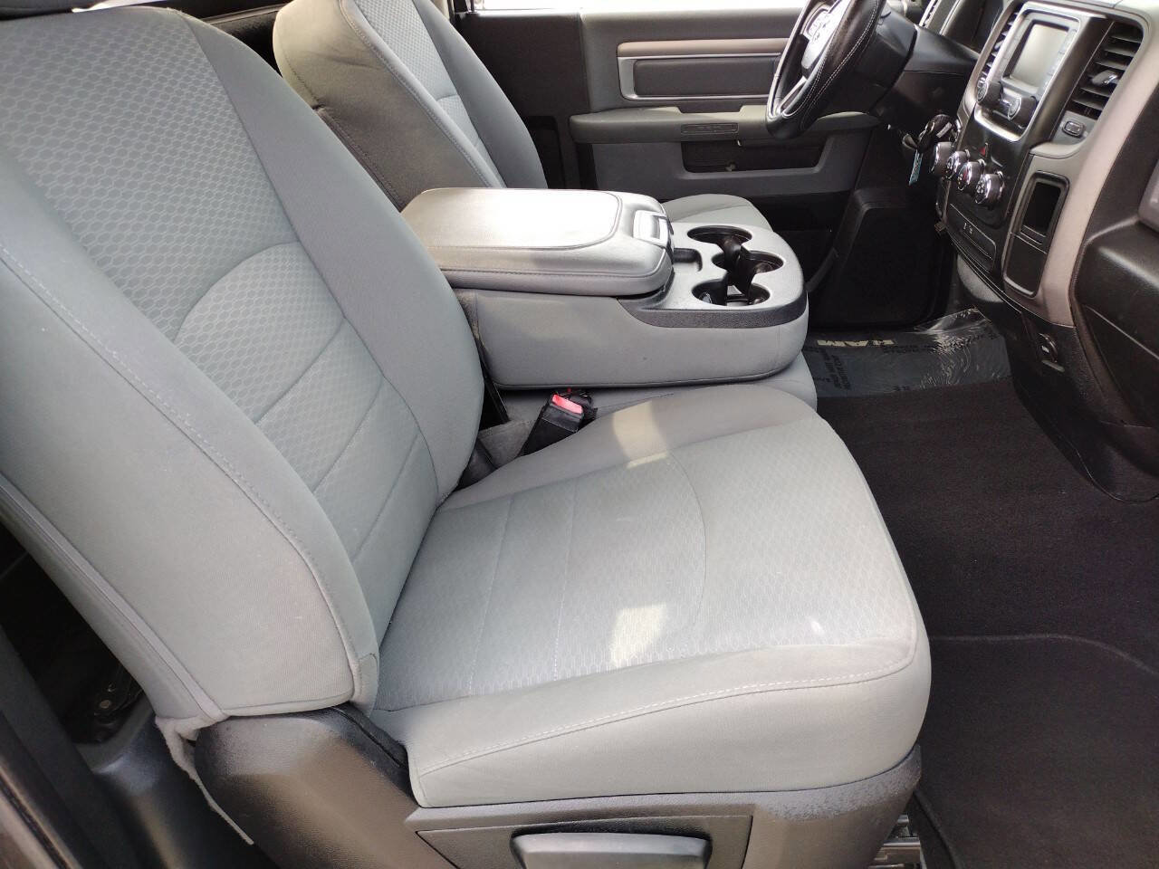 Used 2017 RAM 1500 Express image 11