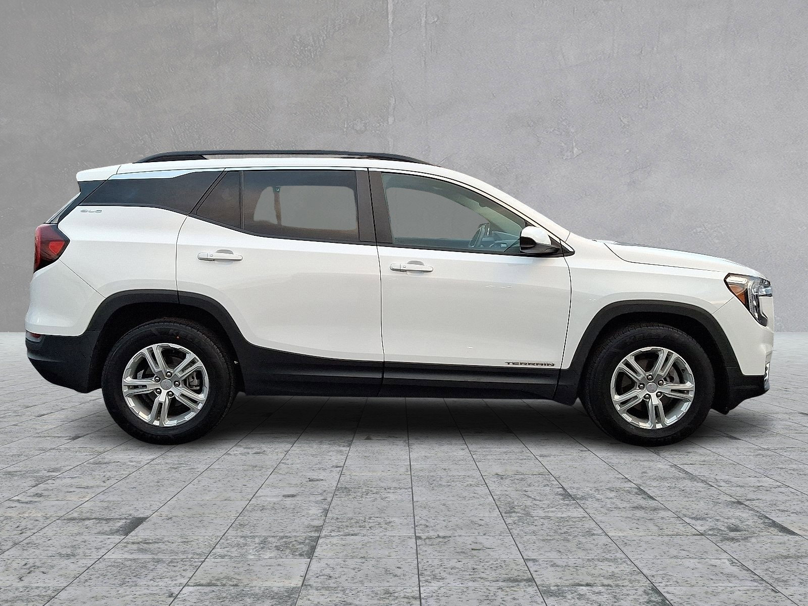 Certified 2022 GMC Terrain SLE w/ Driver Convenience Package image 12