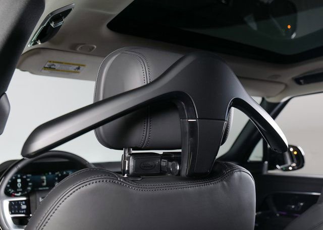 New 2026 Land Rover Range Rover SE image 19