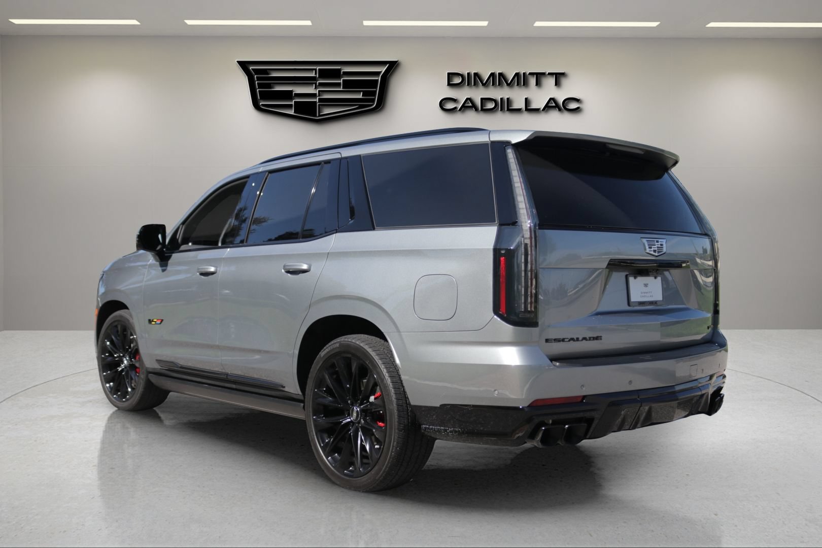 Certified 2025 Cadillac Escalade V w/ LPO, ONYX Package AWD/4WD image 7
