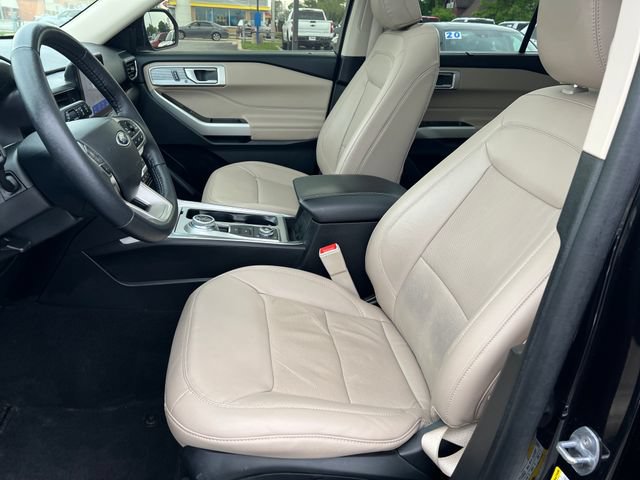 Used 2023 Ford Explorer Limited AWD/4WD image 10