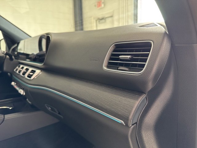 Used 2022 Mercedes-Benz GLE 350 4MATIC w/ AMG Line Exterior image 60