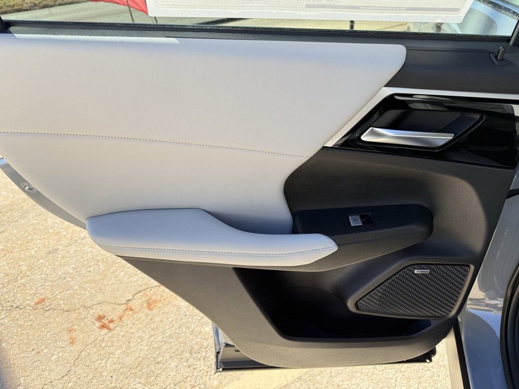 New 2026 Mitsubishi Outlander SE image 23