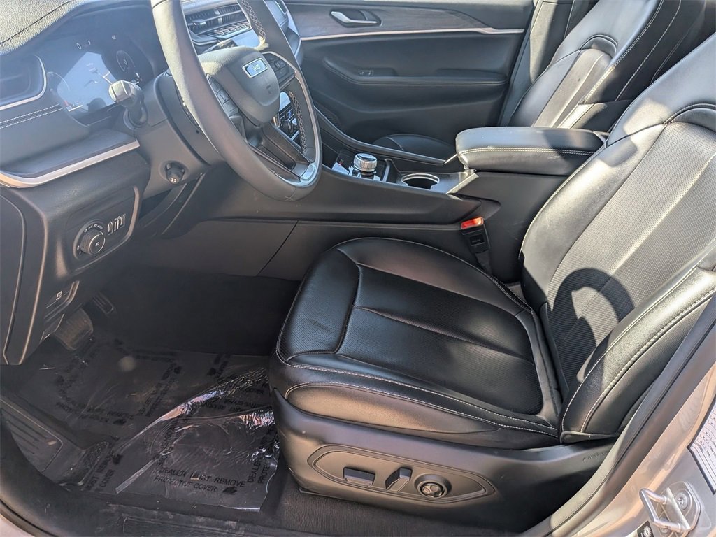 Used 2024 Jeep Grand Cherokee L Limited w/ Luxury Tech Group II image 26