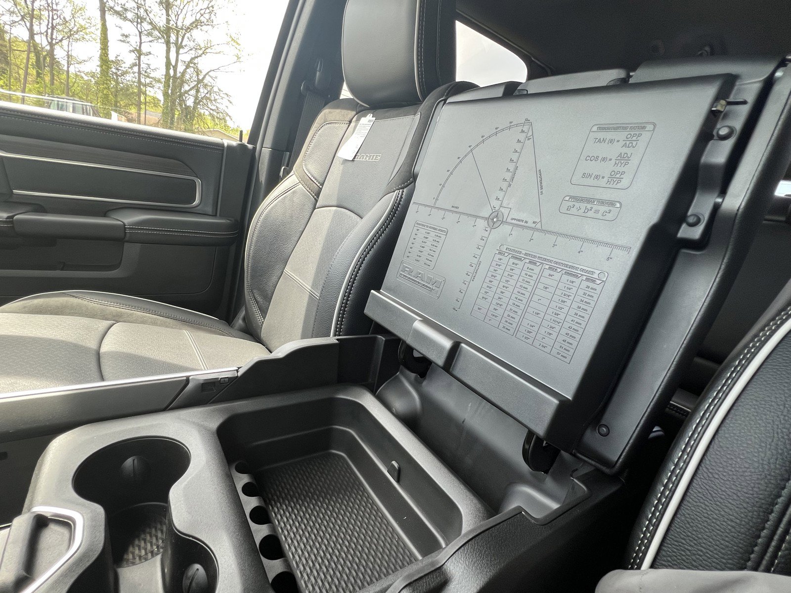 New 2026 RAM 2500 Laramie AWD/4WD image 25