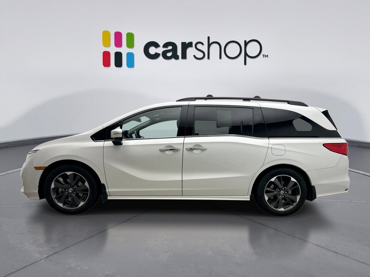 Used 2022 Honda Odyssey Elite image 2