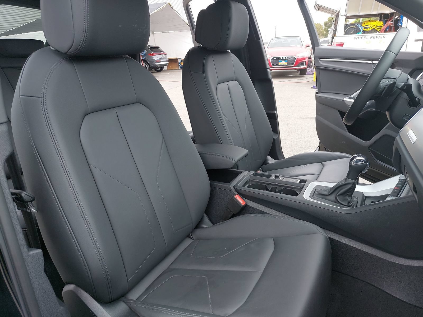 Certified 2025 Audi Q3 2.0T Premium w/ Convenience Package AWD/4WD image 10